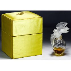 Lalique Crystal "Nina Ricci LAir du Temps" Perfume Bottle in Case