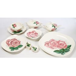 Red Wing Lexington Rose Dinnerware Service for (6) with many extras