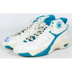 Game Worn Sneakers Signed by Anthony Mason (NBA Charlotte Hornets) with Embroidered Nick Name and COA Sticker