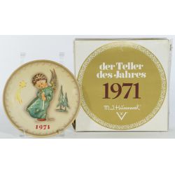 1971 1st Edition of Annual Hummel Collector Plate in Original Box
