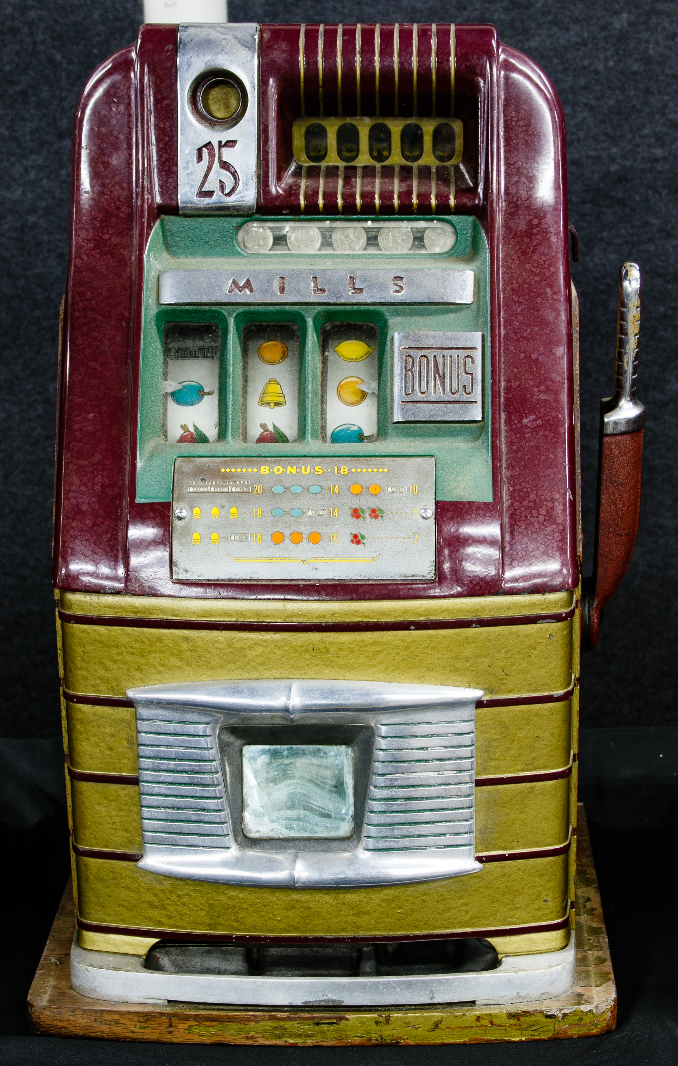 Mills 'Bonus 18' 25c High Top Slot Machine