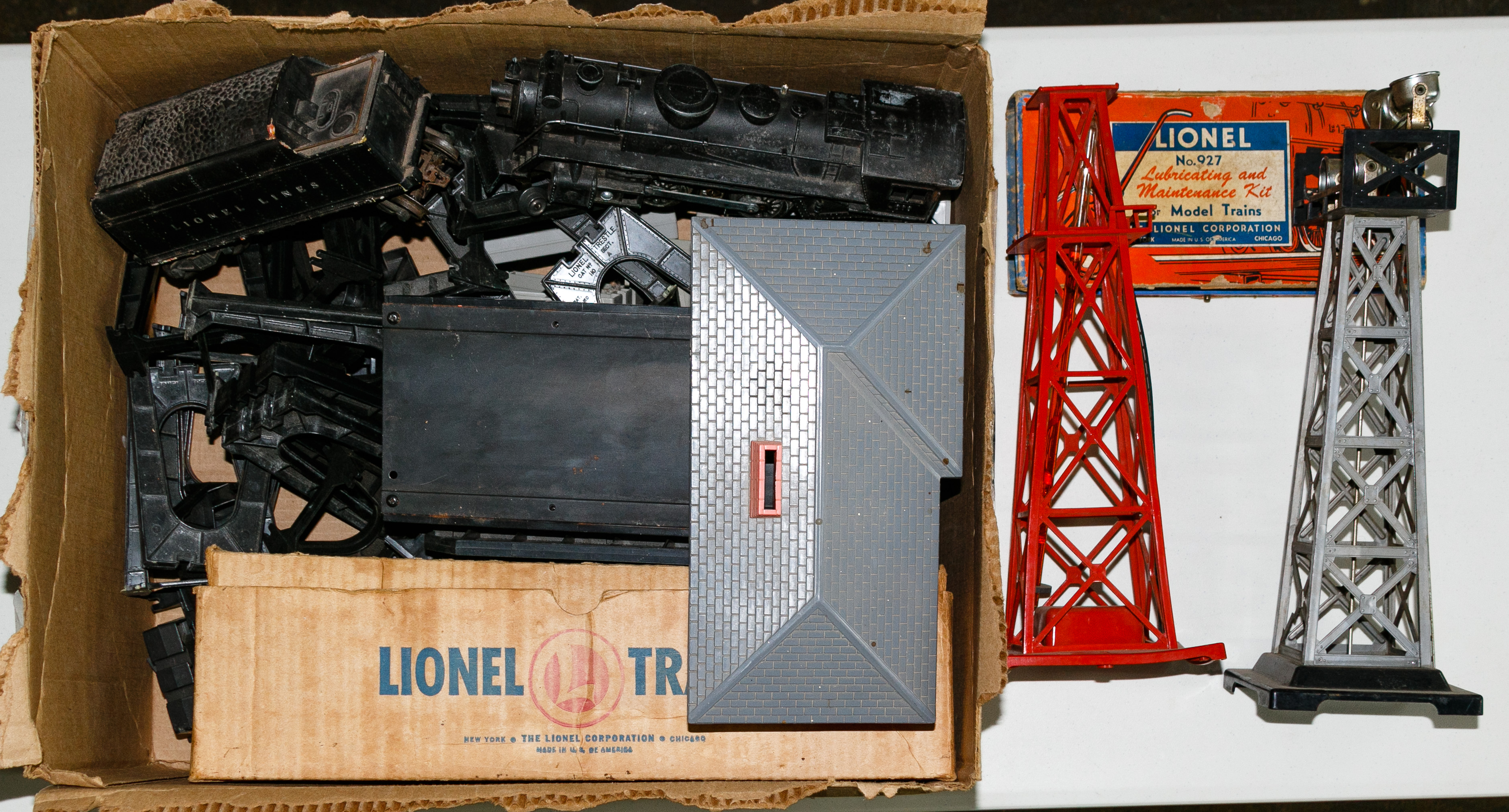 Assortment of Lionel Train Engines, Cars and