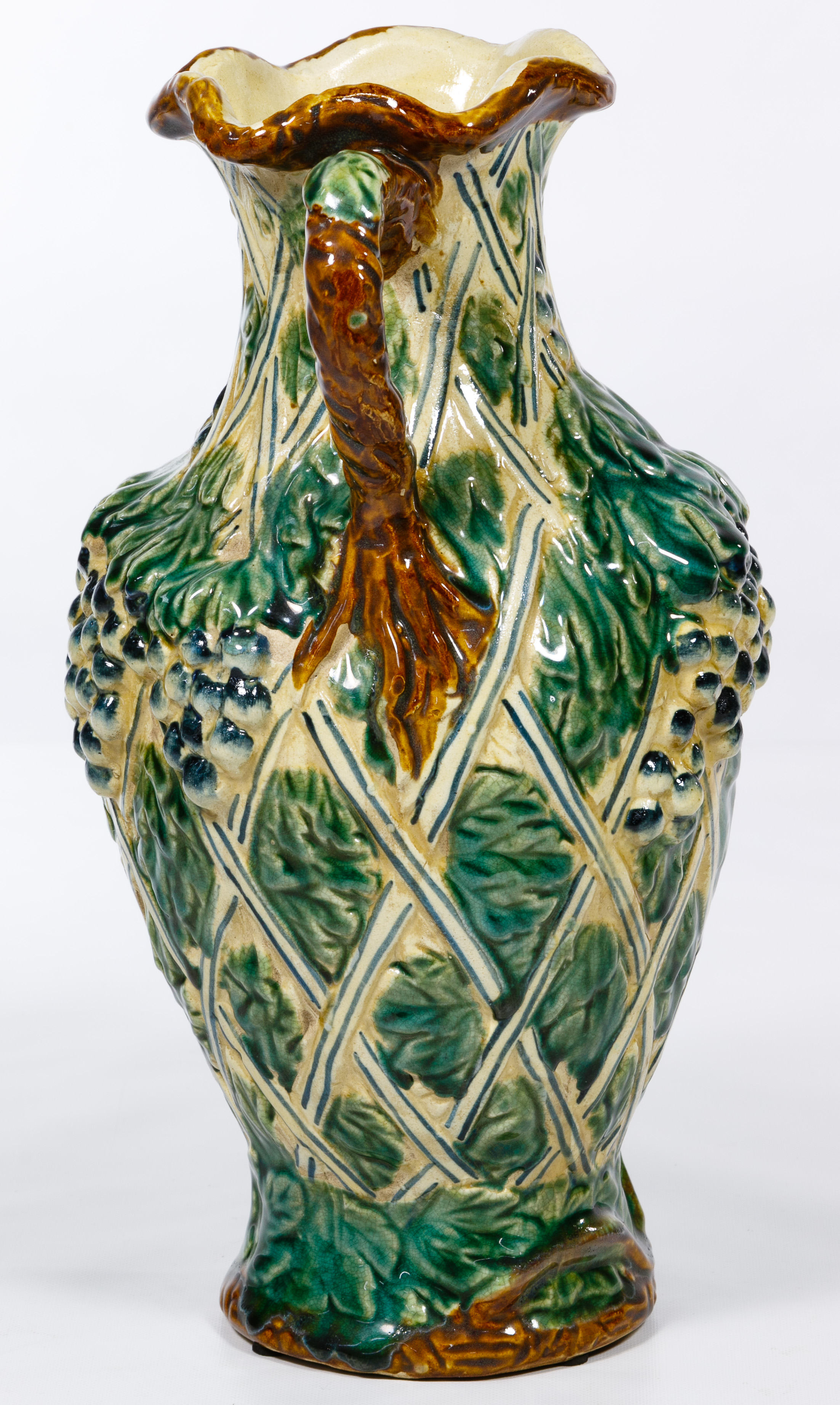Majolica Pottery Vase Sep 16, 2018 Leonard Auction, Inc. in IL